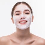 Salisilik Asitli Yüz Yıkama Jeli ile Cilt Bakımı: Derinlemesine Temizlik İçin Rehber