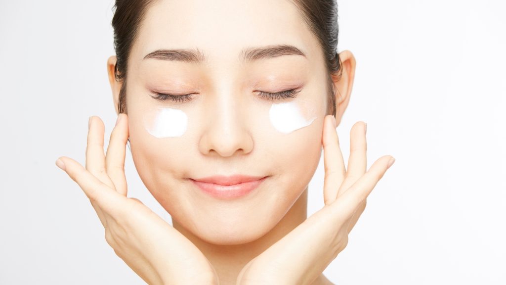 Skinimalism: Cilt Bakımında Minimalizm ile Daha Az Ürünle Daha Fazla Etki Mümkün Mü?